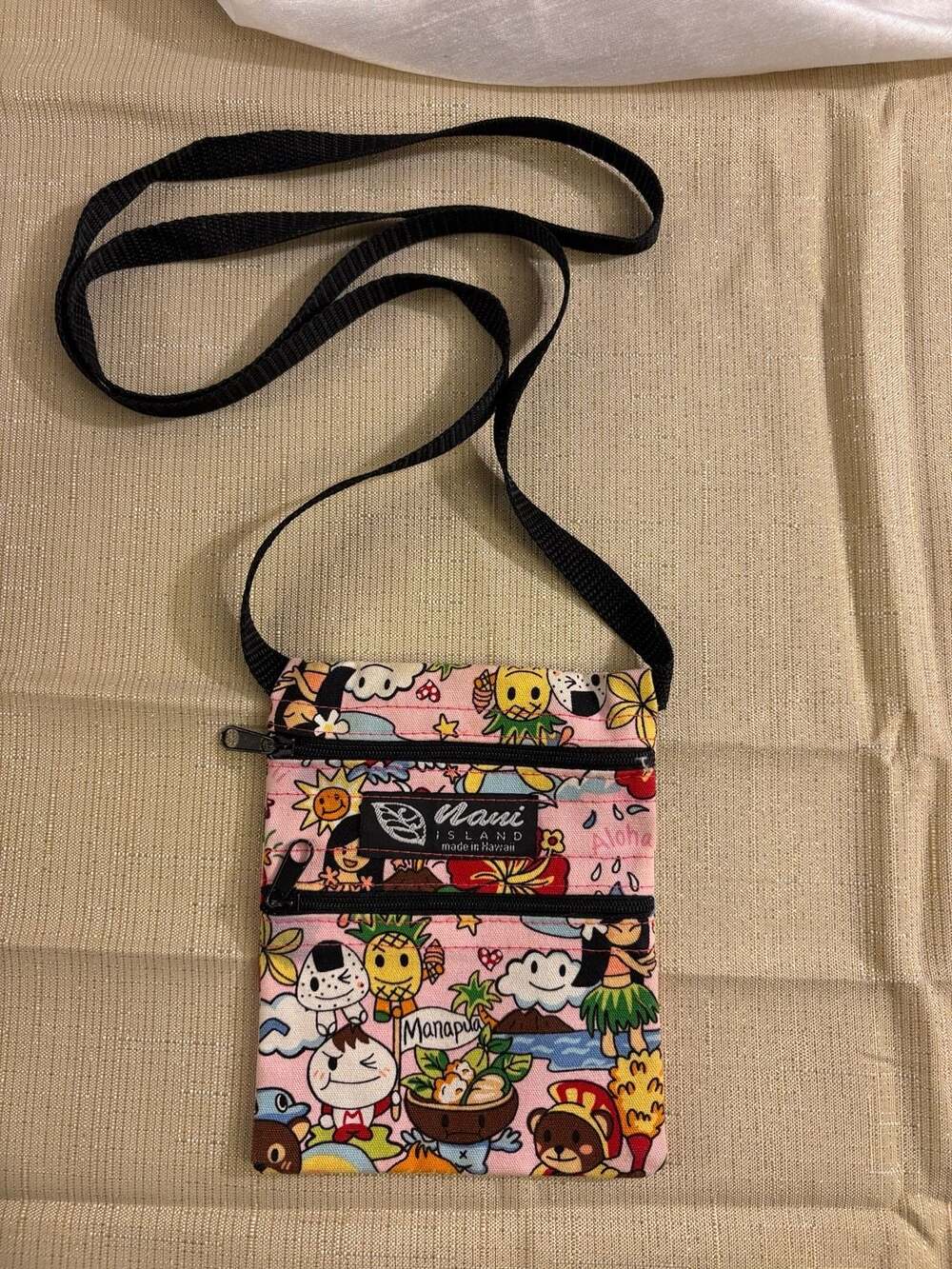Nani Island Hawaii Cartoon Print Crossbody Passport Bag